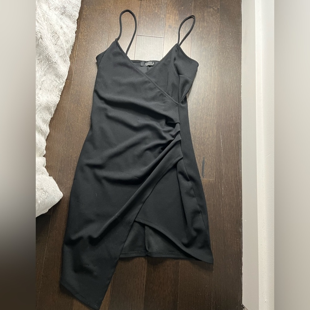 Akira Black Slit Cross Dress